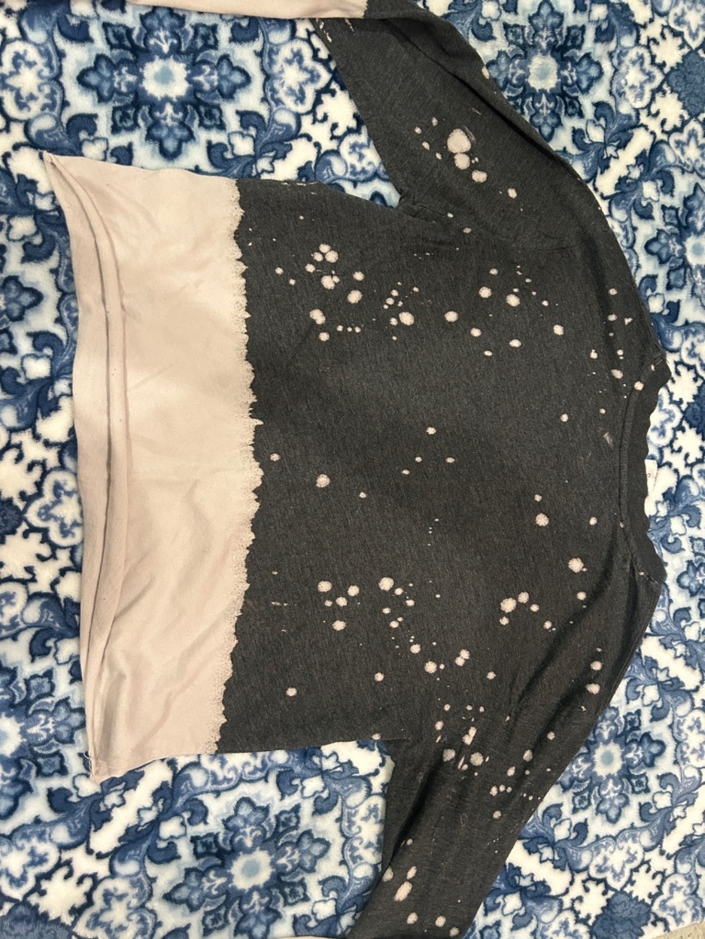 No Boundaries Black & Light Pink Daisy Graphic Pullover - Picture 3 of 4